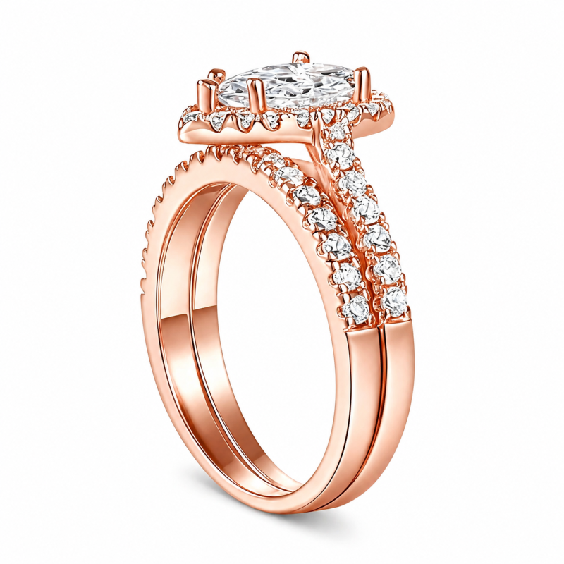 Verlobungsring aus 10-karätigem Roségold mit birnenförmigem Moissanit und personalisierter Gravur-9